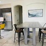 Fun 3-Story House In Vegas - 9Mins To Strip And Airport!