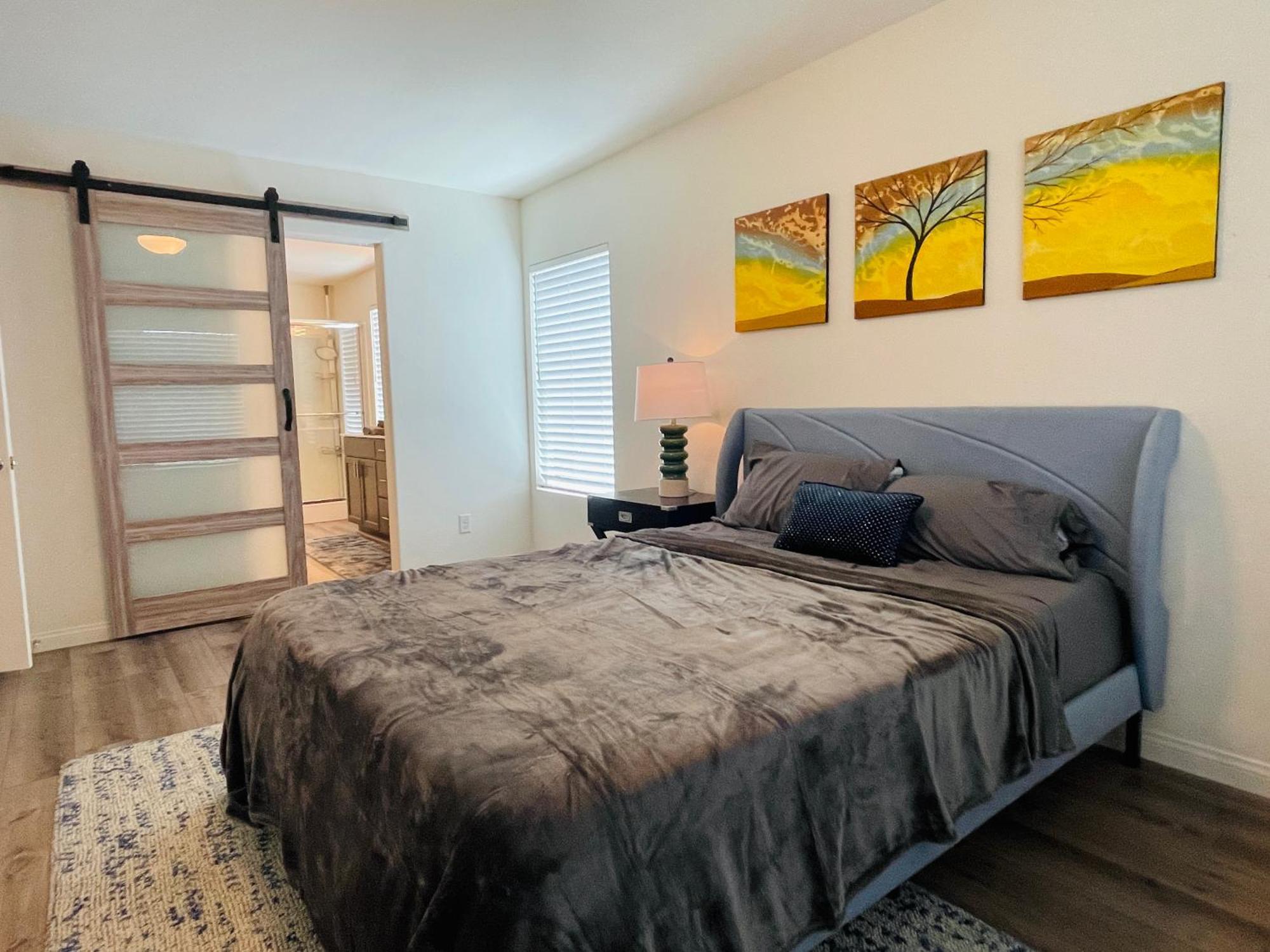 Fun 3-story House In Vegas - 9mins To Strip And Airport! Сasa de vacaciones *